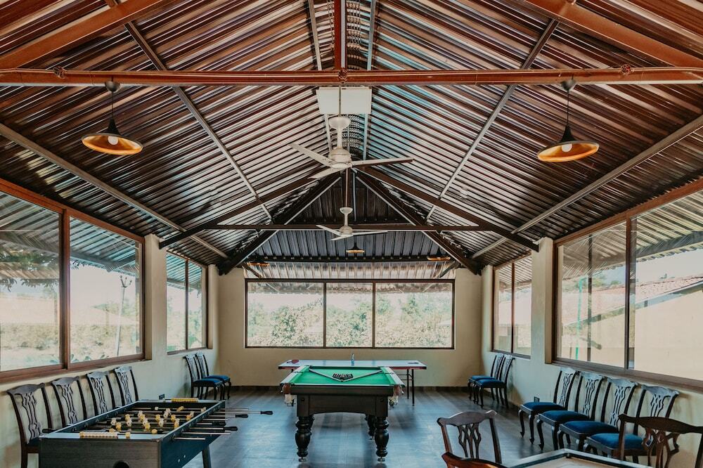 Сазан: Gir Lion Safari Camp