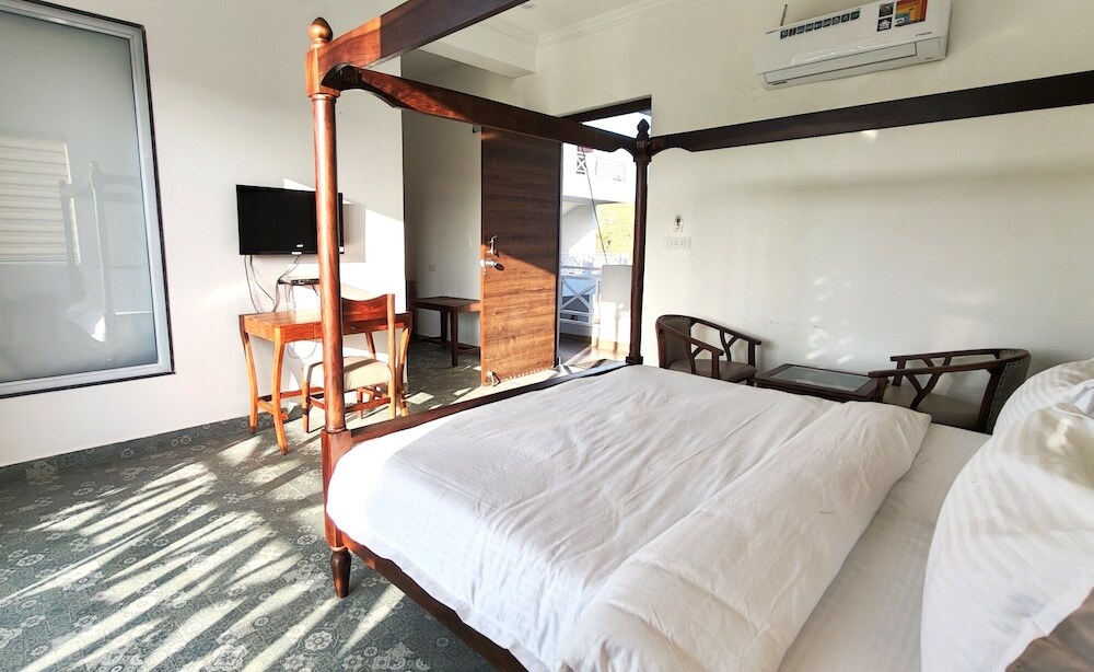 Садри: The Sky Imperial Pavoreal Jungle Resort