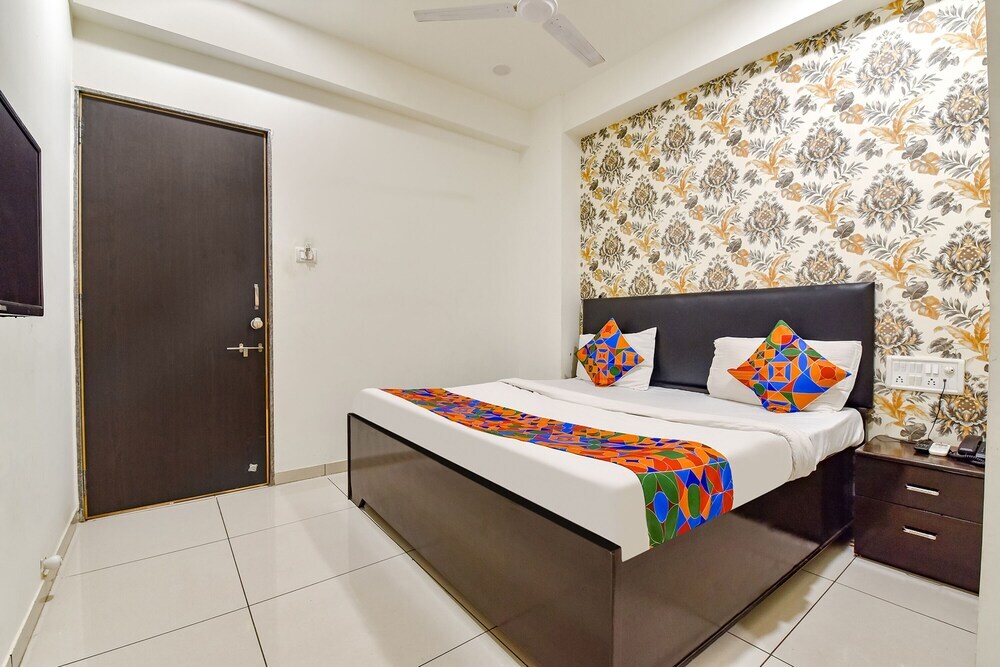 Вадодара: Fabhotel Infinity