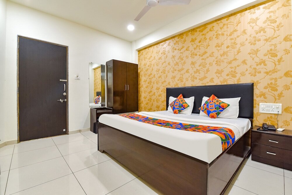 Вадодара: Fabhotel Infinity