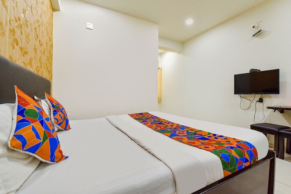Вадодара: Fabhotel Infinity
