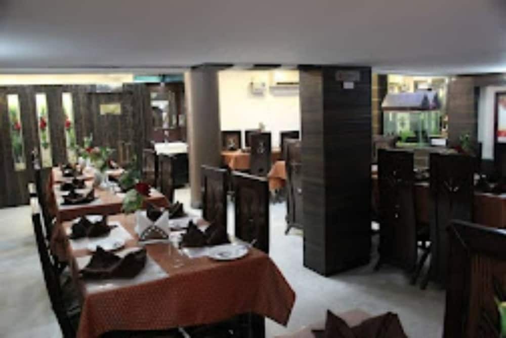 Варанаси: Hotel Parque Inn