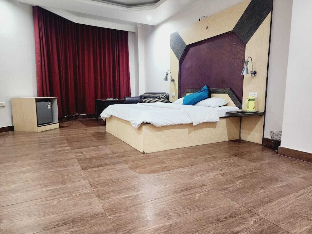 Катра: Hotel Meridian Palace