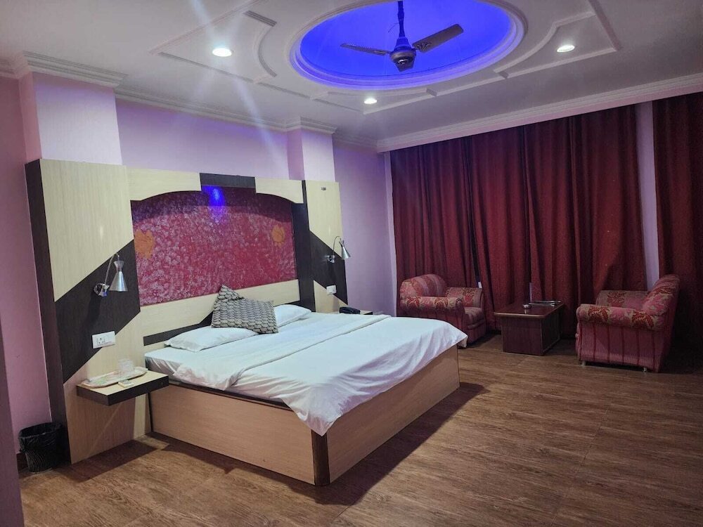 Катра: Hotel Meridian Palace