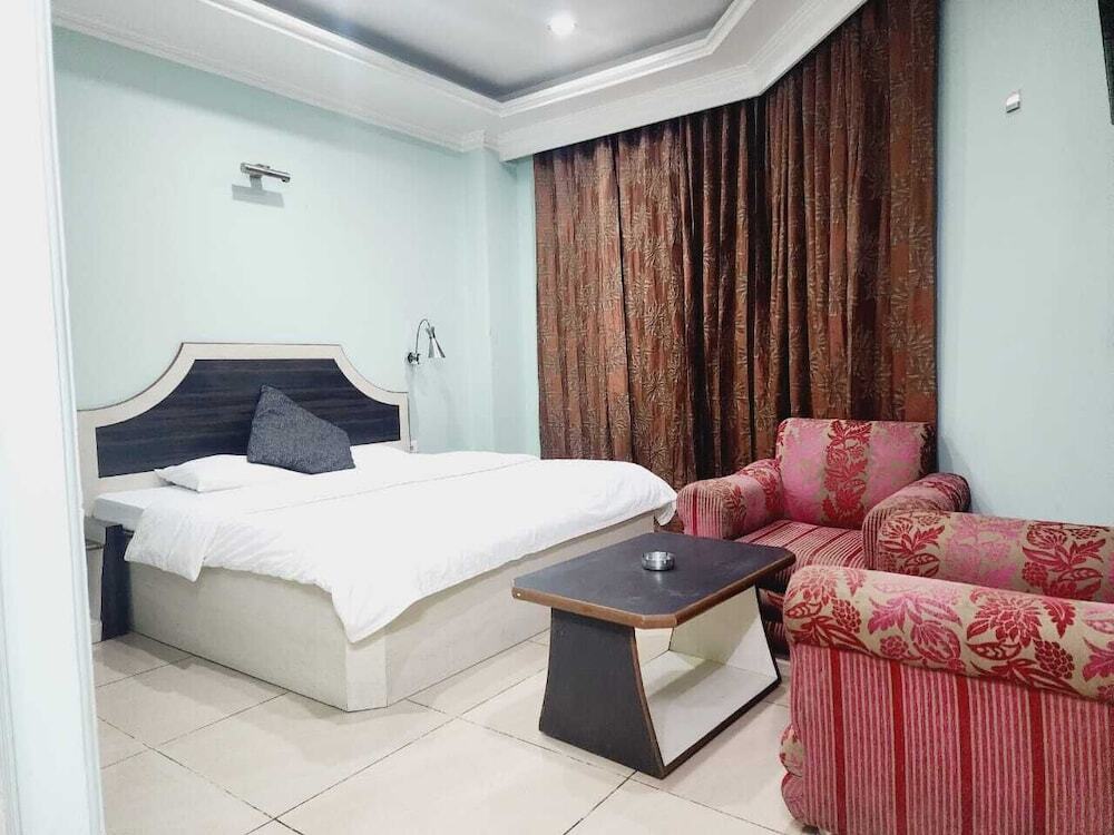 Катра: Hotel Meridian Palace