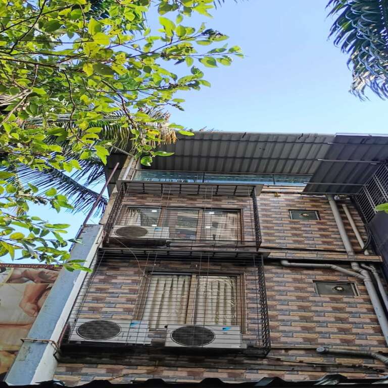 Тхане: The Diplomat Villa