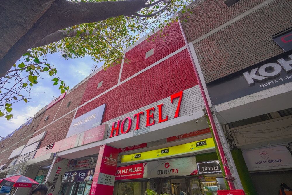 Чандигарх: Hotel Seven