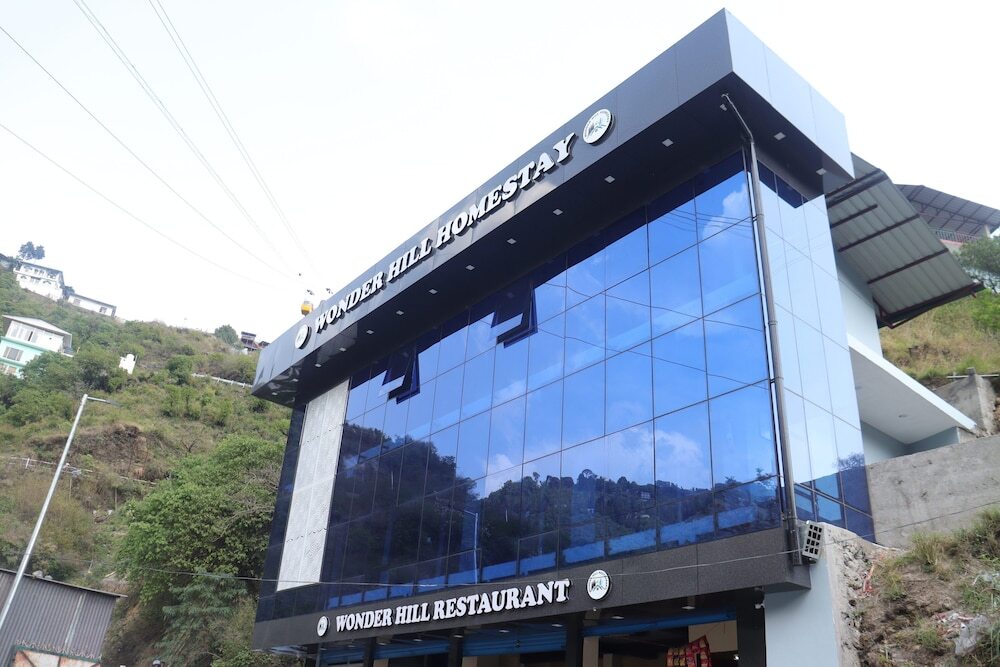 Массури: Triple One Hotel Wonder Hill Mussoorie