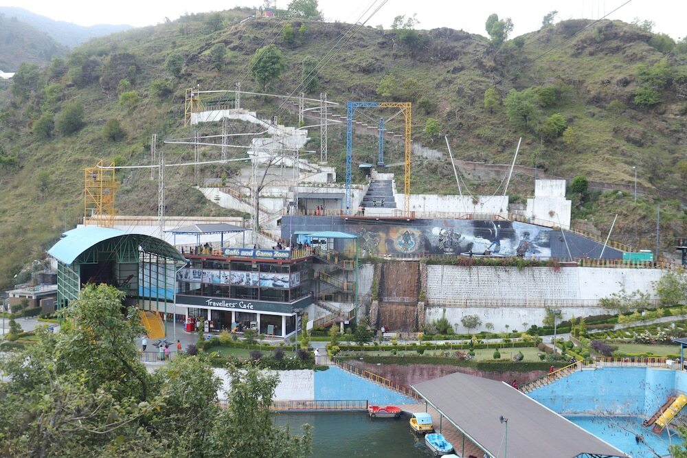 Массури: Triple One Hotel Wonder Hill Mussoorie