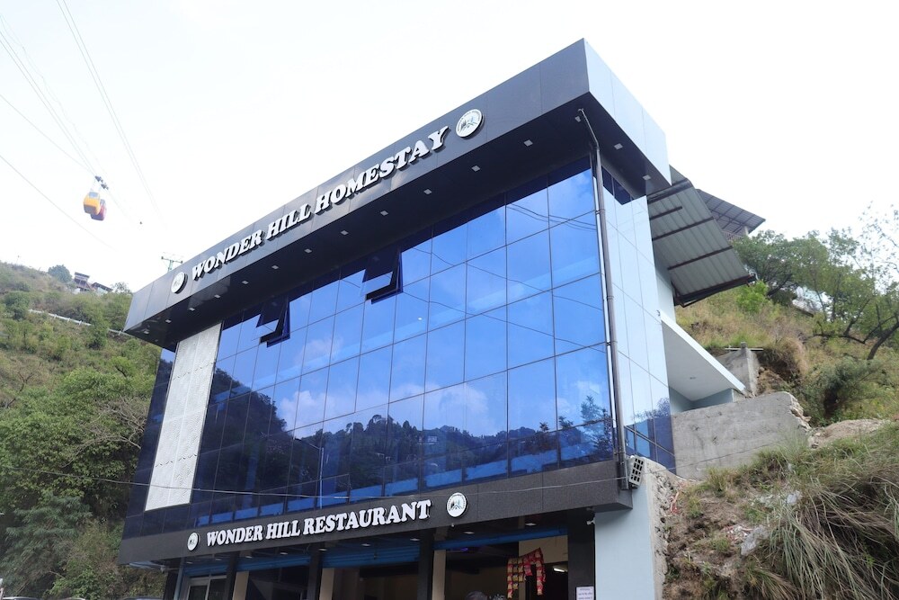 Массури: Triple One Hotel Wonder Hill Mussoorie