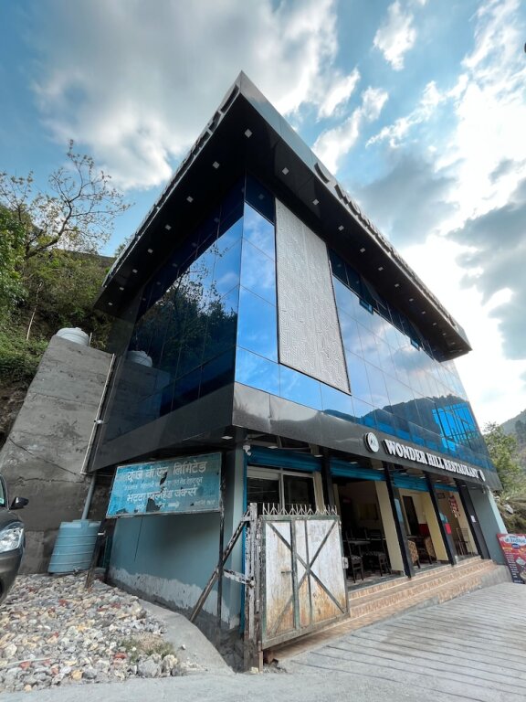 Массури: Triple One Hotel Wonder Hill Mussoorie