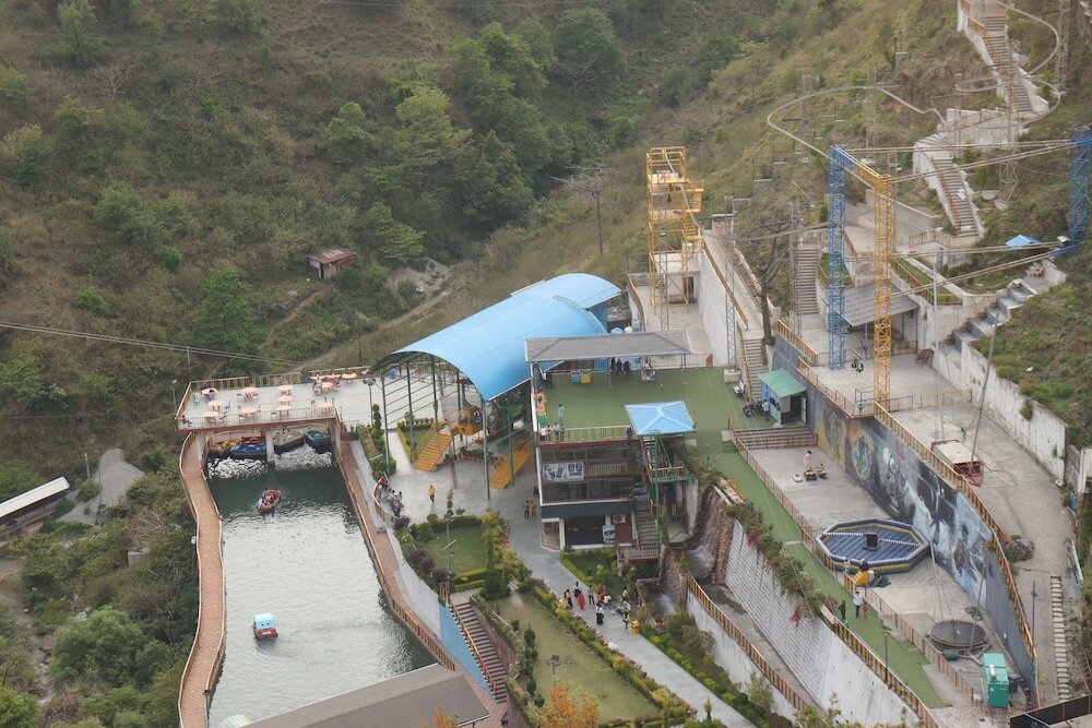 Массури: Triple One Hotel Wonder Hill Mussoorie