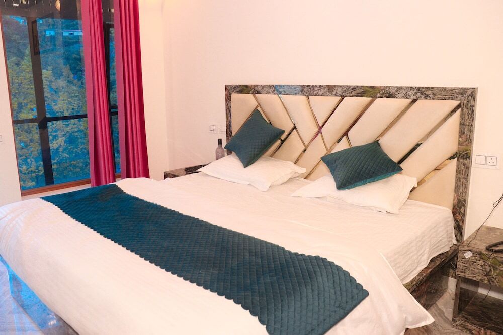 Массури: Triple One Hotel Wonder Hill Mussoorie