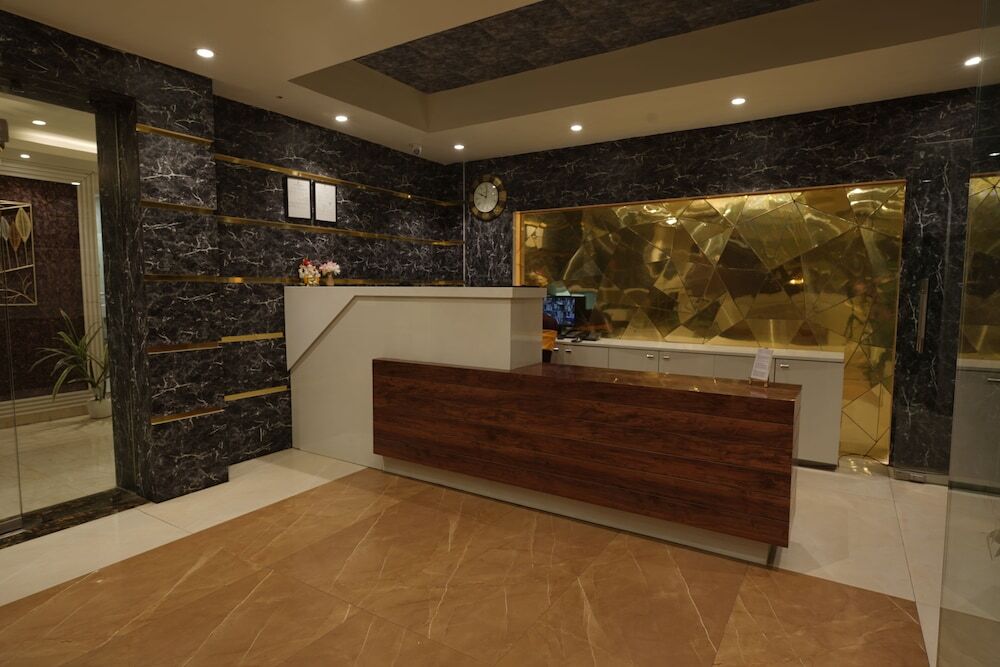 Данапур: The Golden Crown Hotel Banquet & Cafe