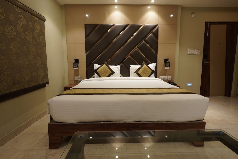 Данапур: The Golden Crown Hotel Banquet & Cafe