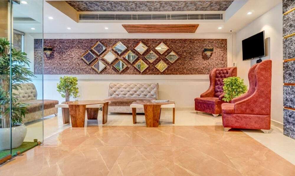 Данапур: The Golden Crown Hotel Banquet & Cafe