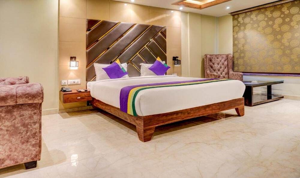 Данапур: The Golden Crown Hotel Banquet & Cafe