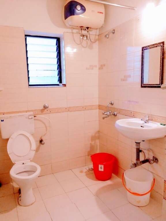 Калангут: Captivating 2-bed Apartment in Calangute