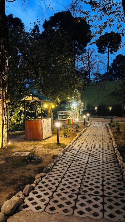 Кангра: Infinitea Dakbunglow Palampur
