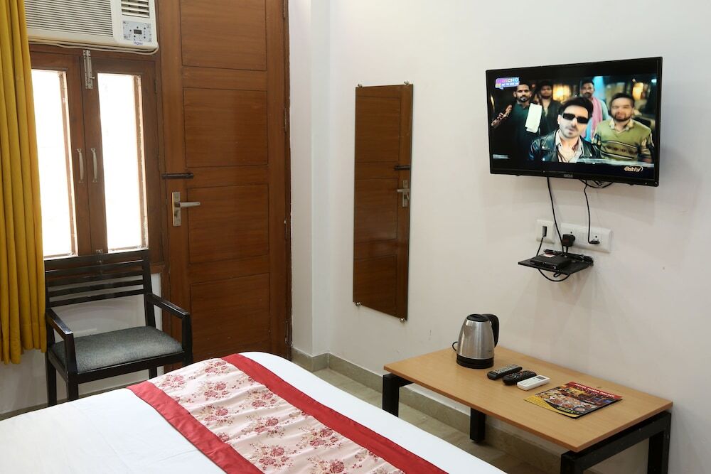 Нойда: Hotel Surya Palace