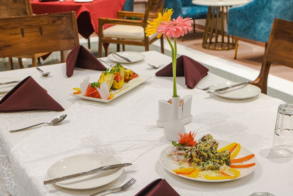 Хандала: Maharaja Agrasen Palace - Pure Vegetarian