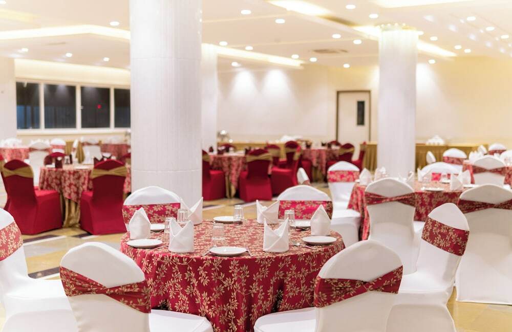 Хандала: Maharaja Agrasen Palace - Pure Vegetarian