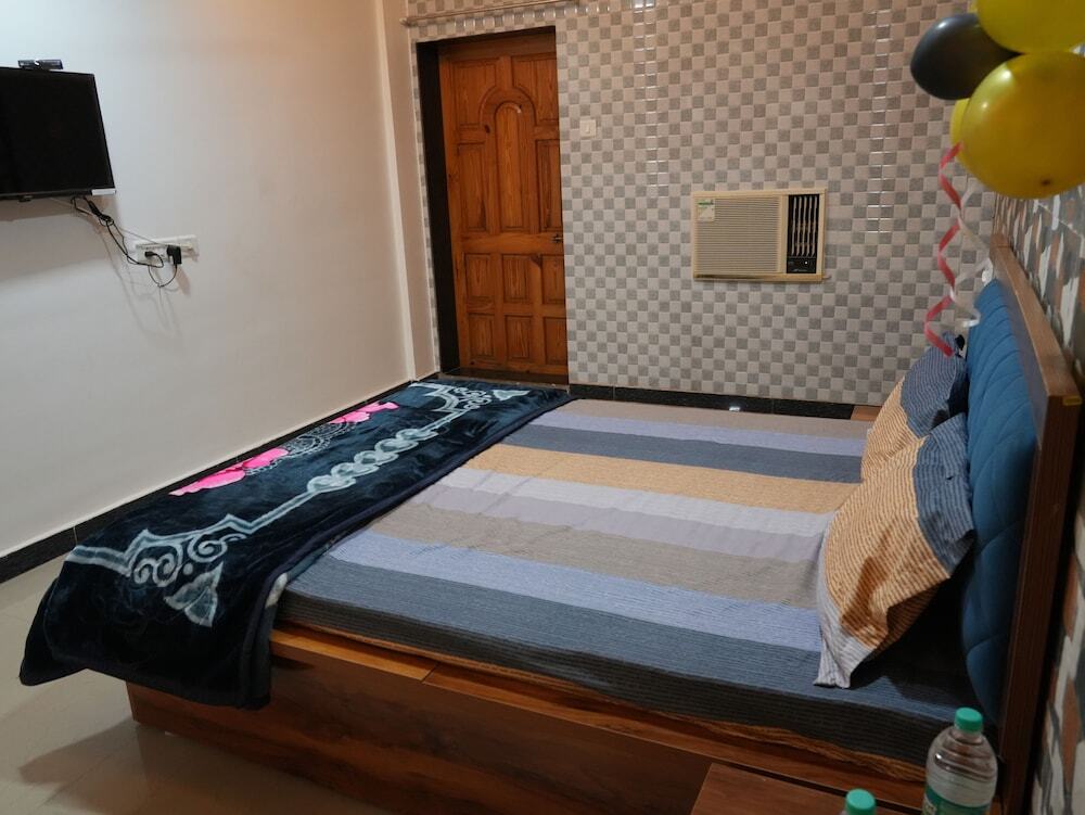Гухагар: Hotel Nakshtra, Shrungartali