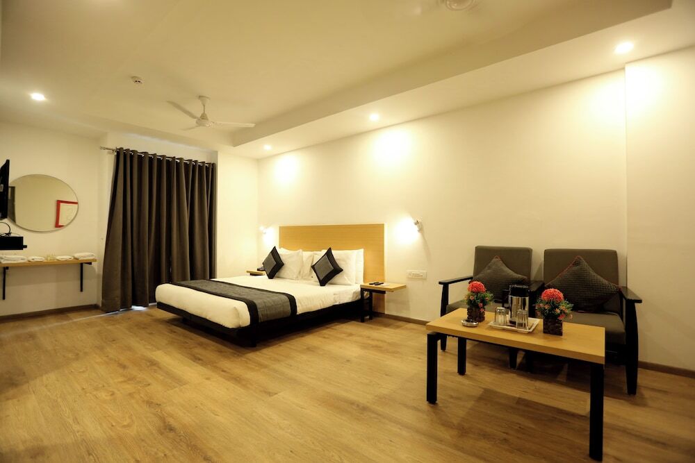 Газиабад: Hotel Golden World