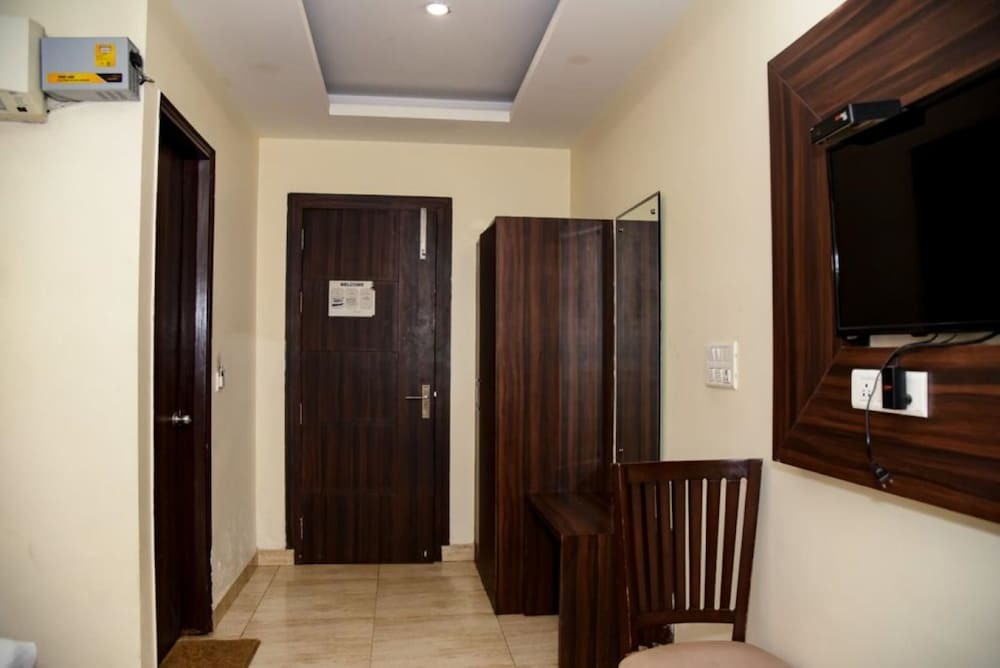 Газиабад: Hotel Grand Inn