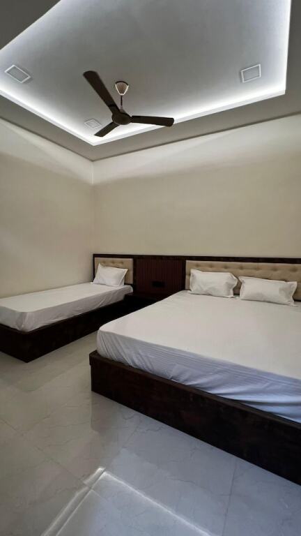 Варанаси: Hotel Divyakashi homestay