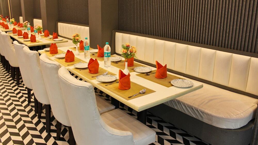 Газиабад: Hibiscus select hotel