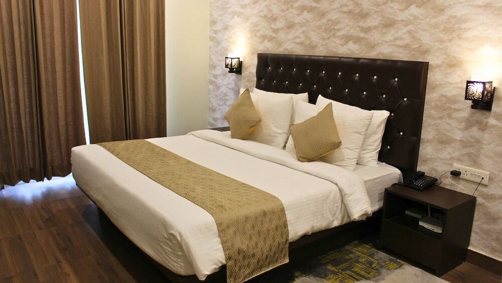 Газиабад: Hibiscus select hotel