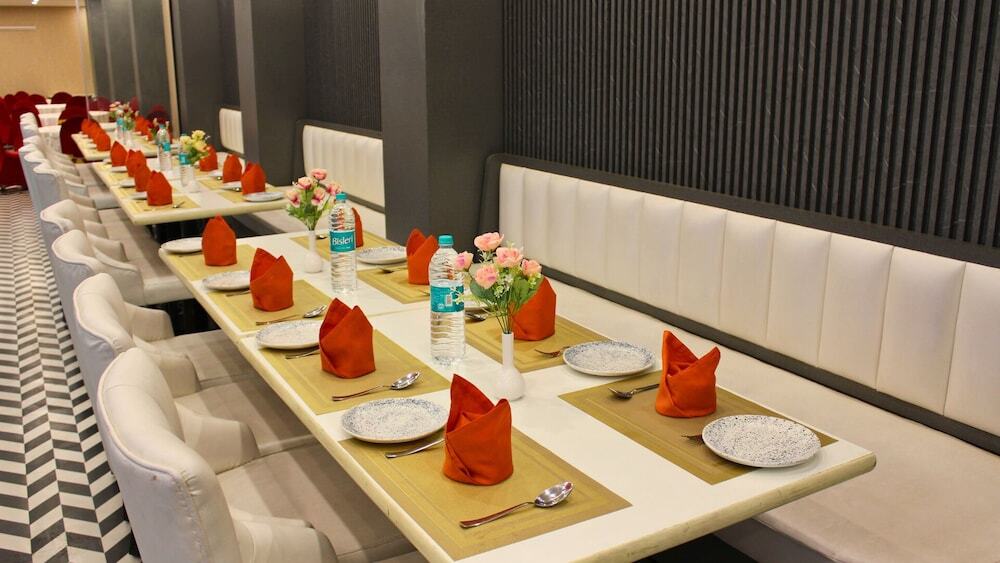 Газиабад: Hibiscus select hotel