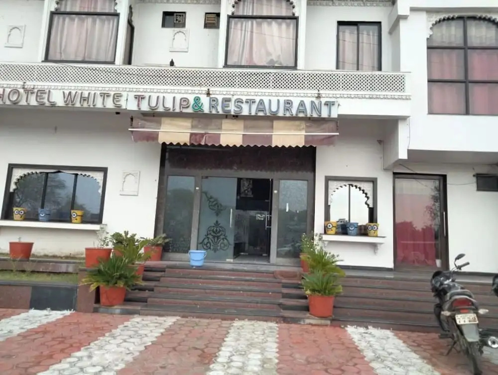 Дабок: Hotel White Tulip