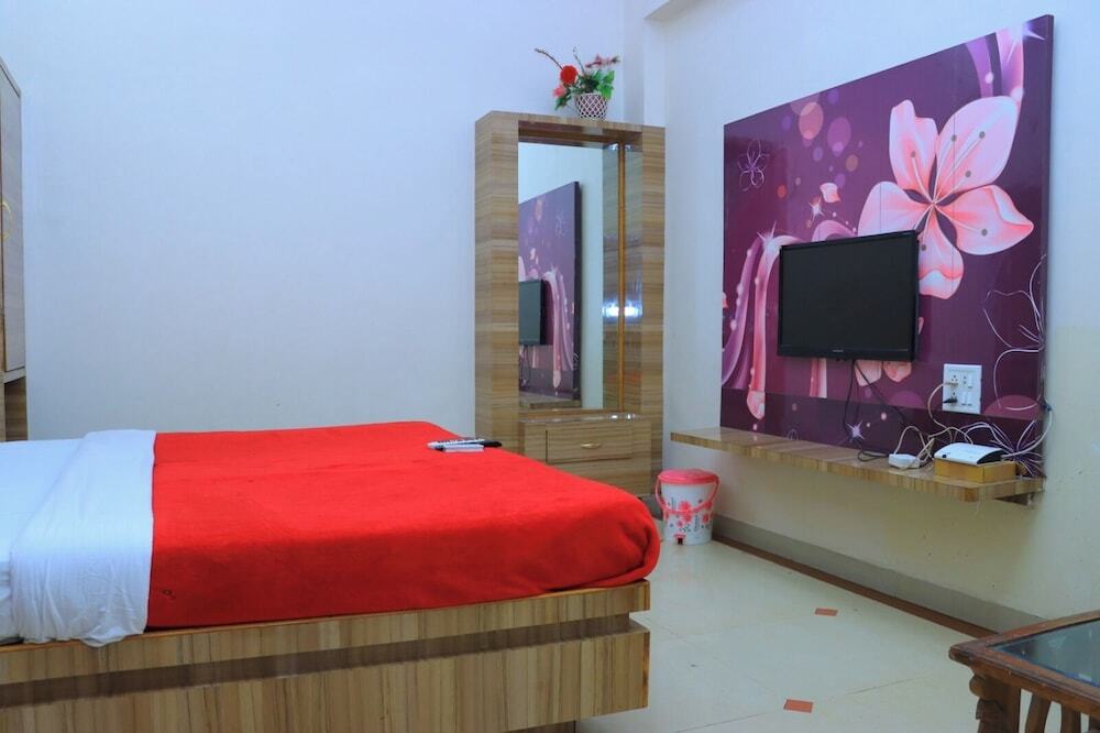 Латур: Mayura Lodge Residency