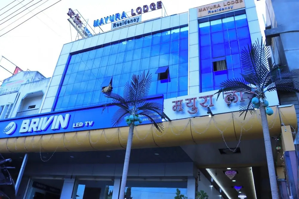 Латур: Mayura Lodge Residency