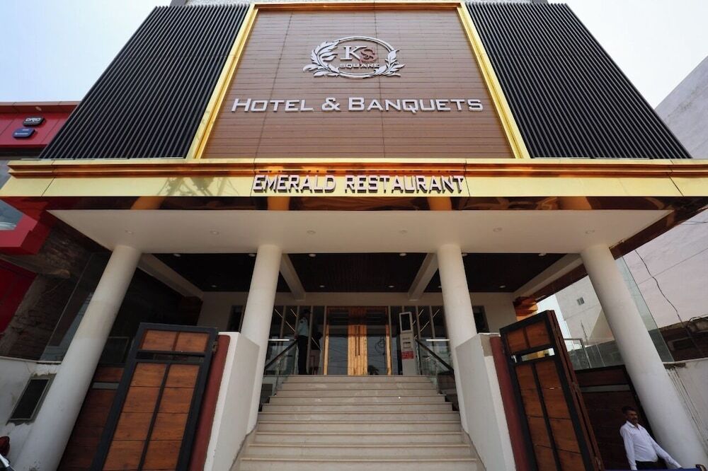 Патна: KS Square Hotel and Banquets