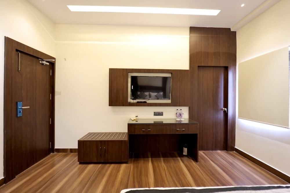 Патна: KS Square Hotel and Banquets