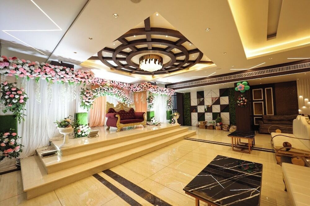 Патна: KS Square Hotel and Banquets