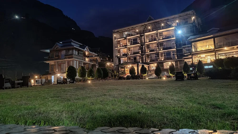 Кангра: Great Empire Hotel