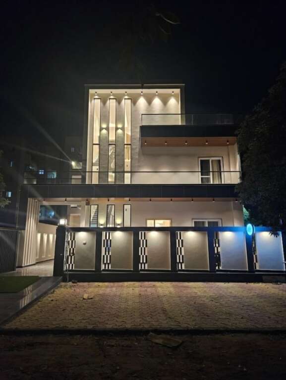 Большая Нойда: The Lodgers Boutique Hotel Greater Noida