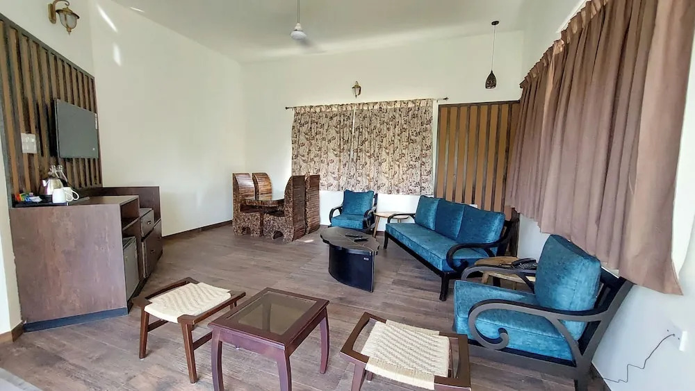Бхамдели: Tathastu Tadoba