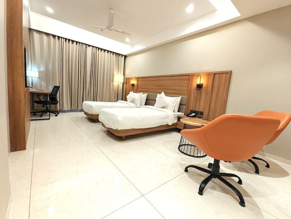 Джамнагар: The Sky Imperial Hotel Kailash