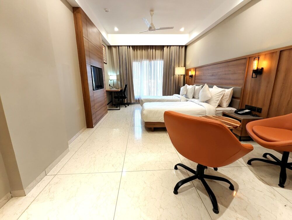 Джамнагар: The Sky Imperial Hotel Kailash