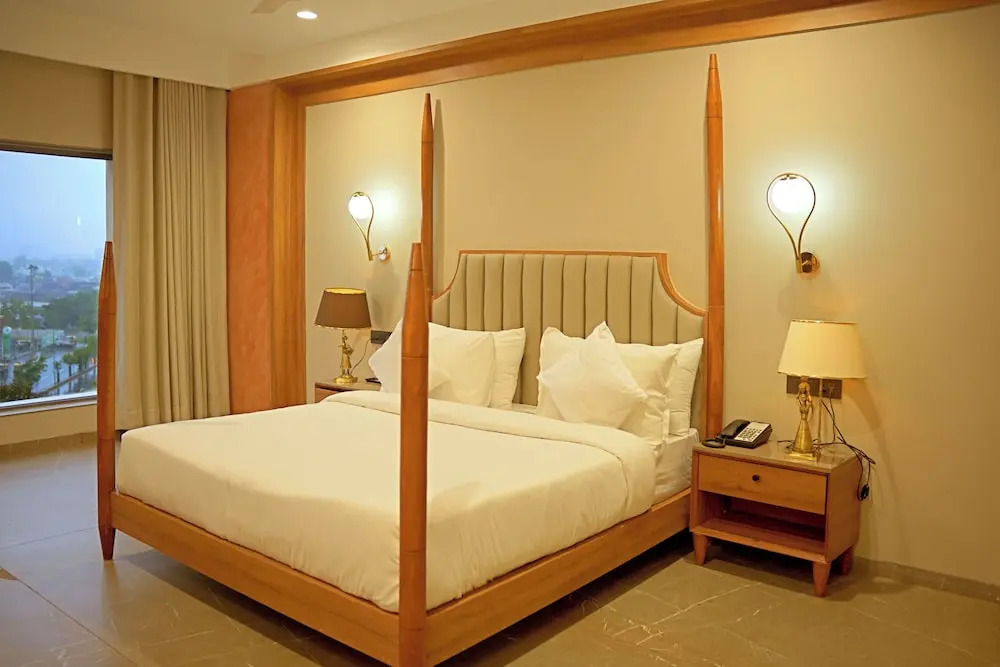 Джамнагар: The Sky Imperial Hotel Kailash