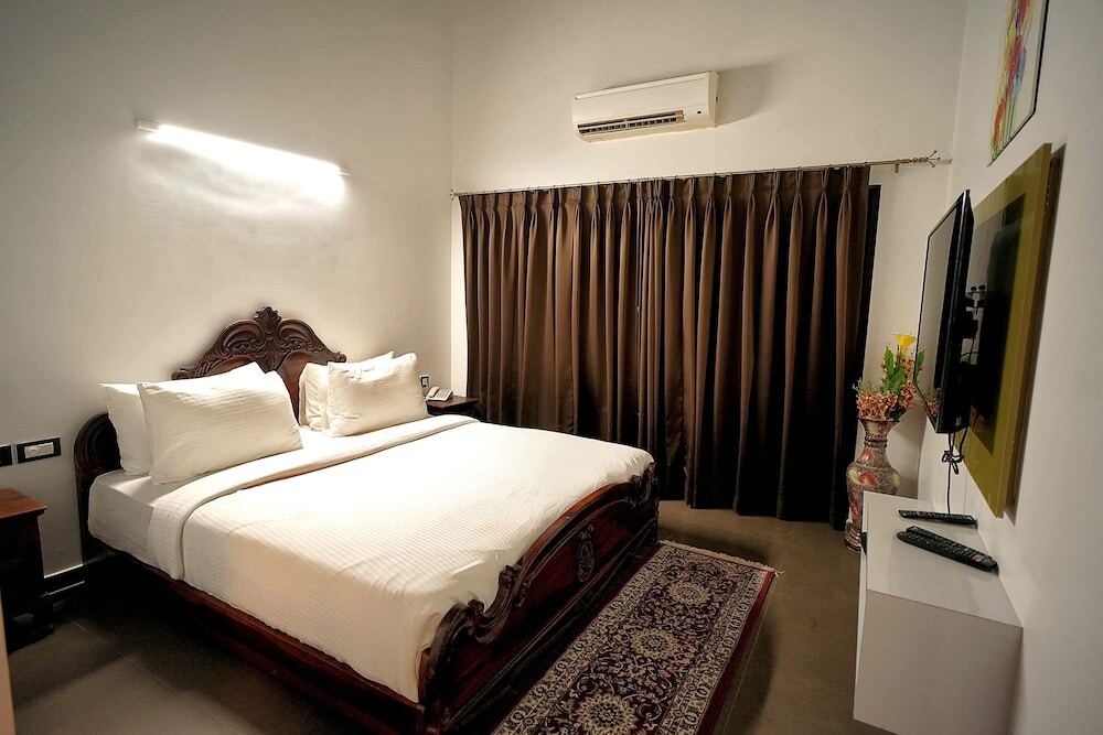 Панаджи: Alekhya Suites