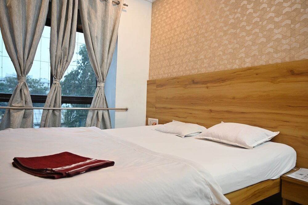 Асансол: Hotel Priyanka International