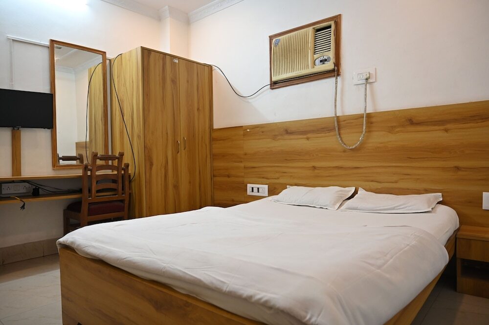Асансол: Hotel Priyanka International