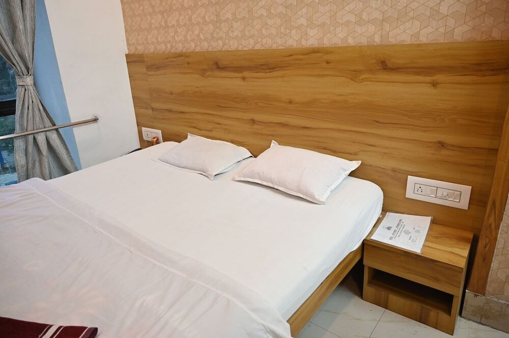 Асансол: Hotel Priyanka International