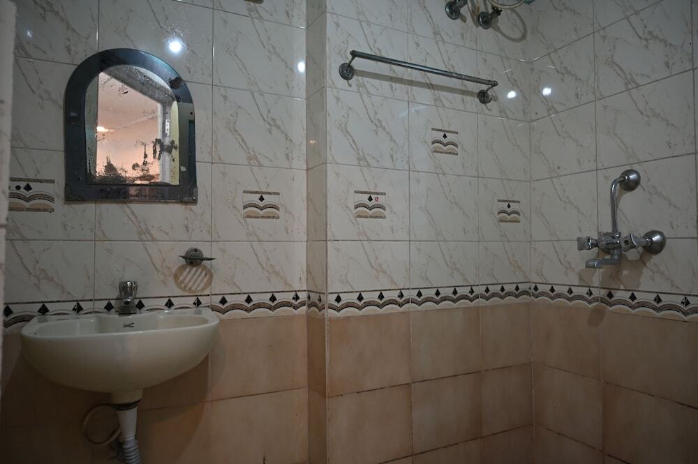 Асансол: Hotel Priyanka International